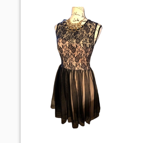 Speechless/Woman’s Lace Dress. Sz Medium - Picture 3 of 10